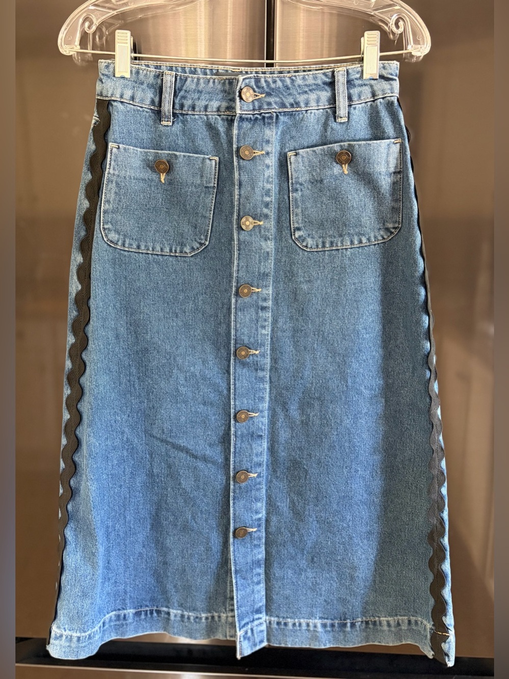 WYSE London Medium Wash Button-Front A-Line Midi Skirt Ric Rac Trim Sz 4 EUC